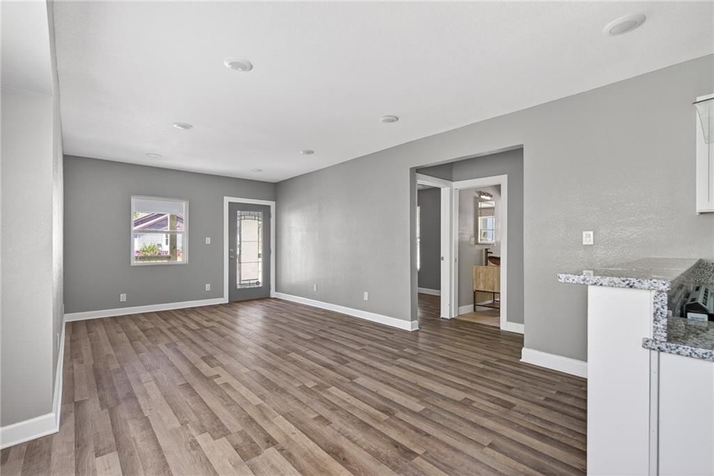 6821 Monroe Avenue — photo 2