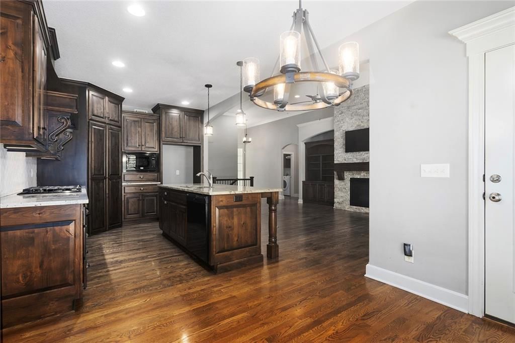 3928 NE INDEPENDENCE Avenue — photo 12
