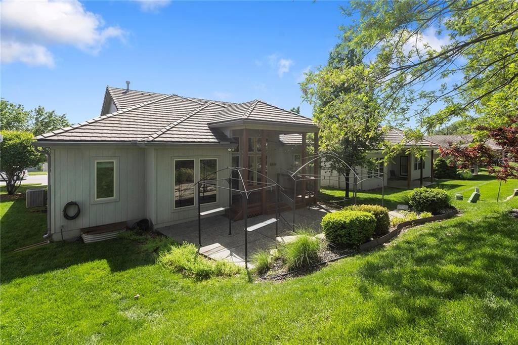 3928 NE INDEPENDENCE Avenue — photo 35