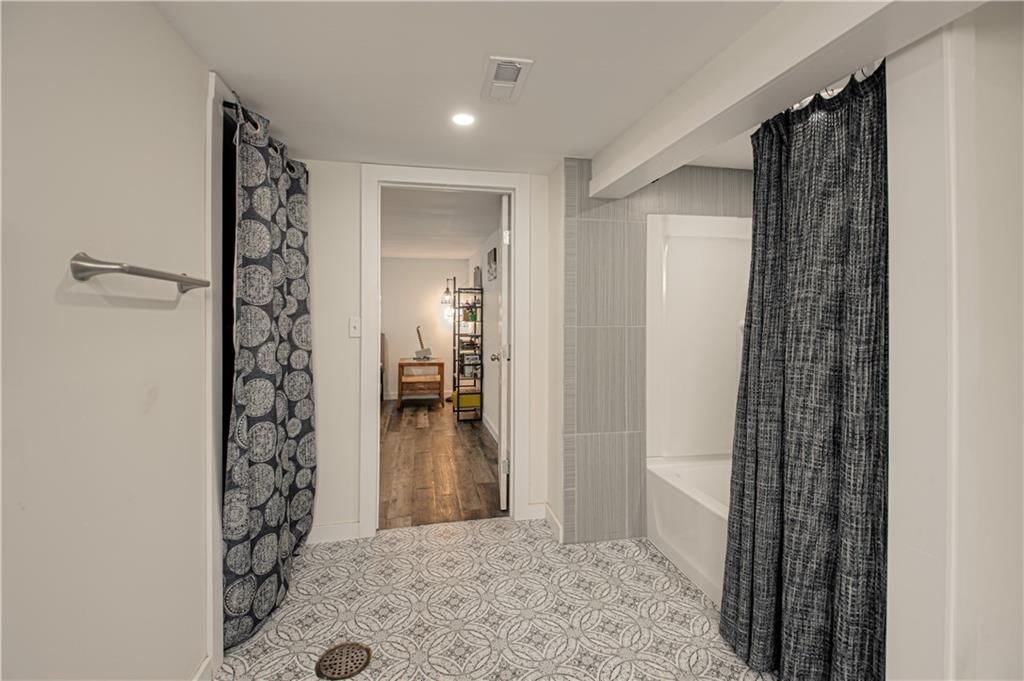 8159 NE 51st Street — photo 24
