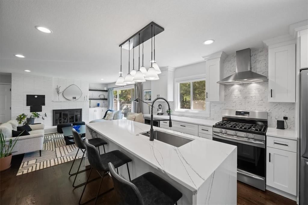 8601 Travis Street — photo 6