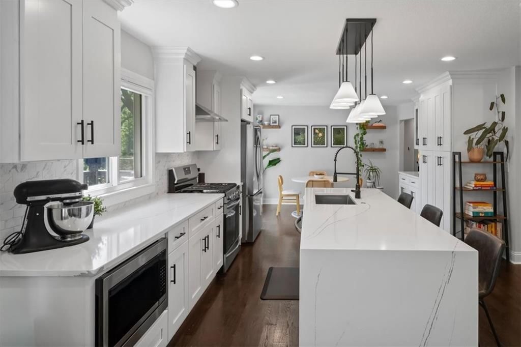 8601 Travis Street — photo 8
