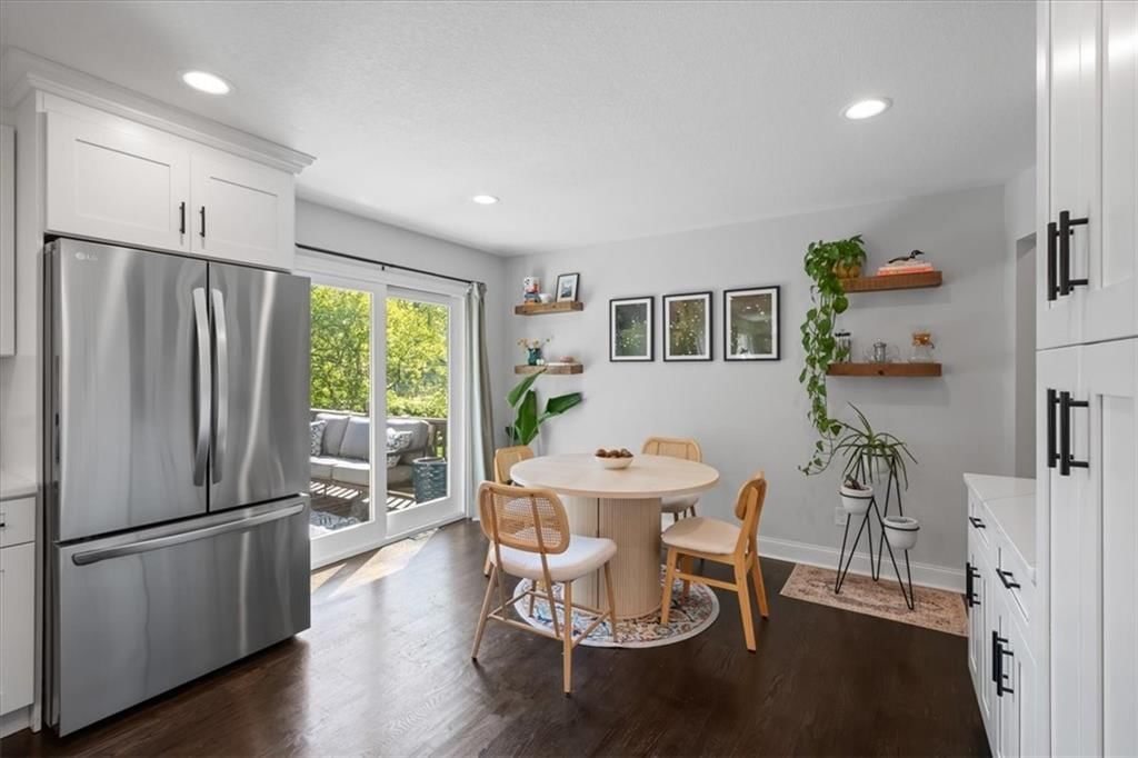 8601 Travis Street — photo 9