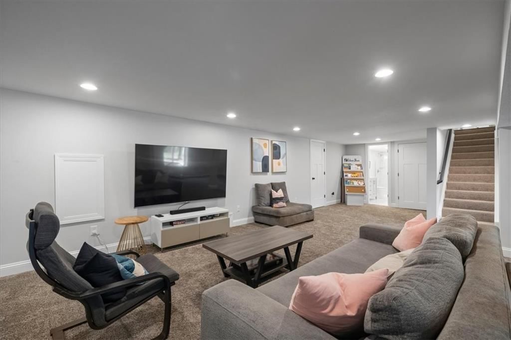 8601 Travis Street — photo 22