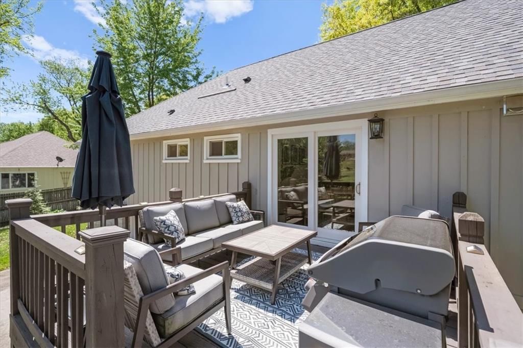 8601 Travis Street — photo 29