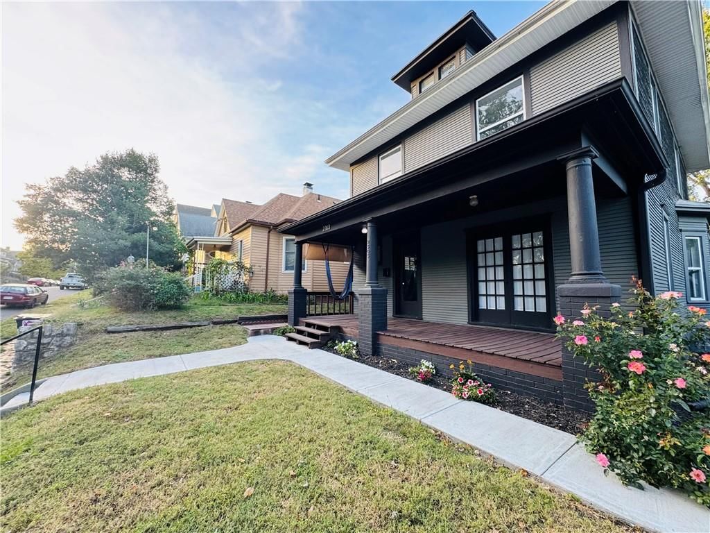 2303 Francis Street — photo 2