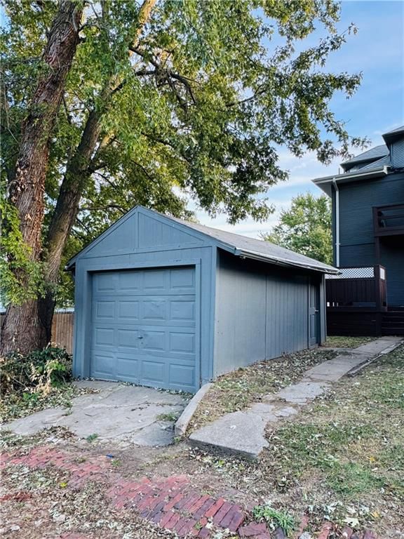 2303 Francis Street — photo 30