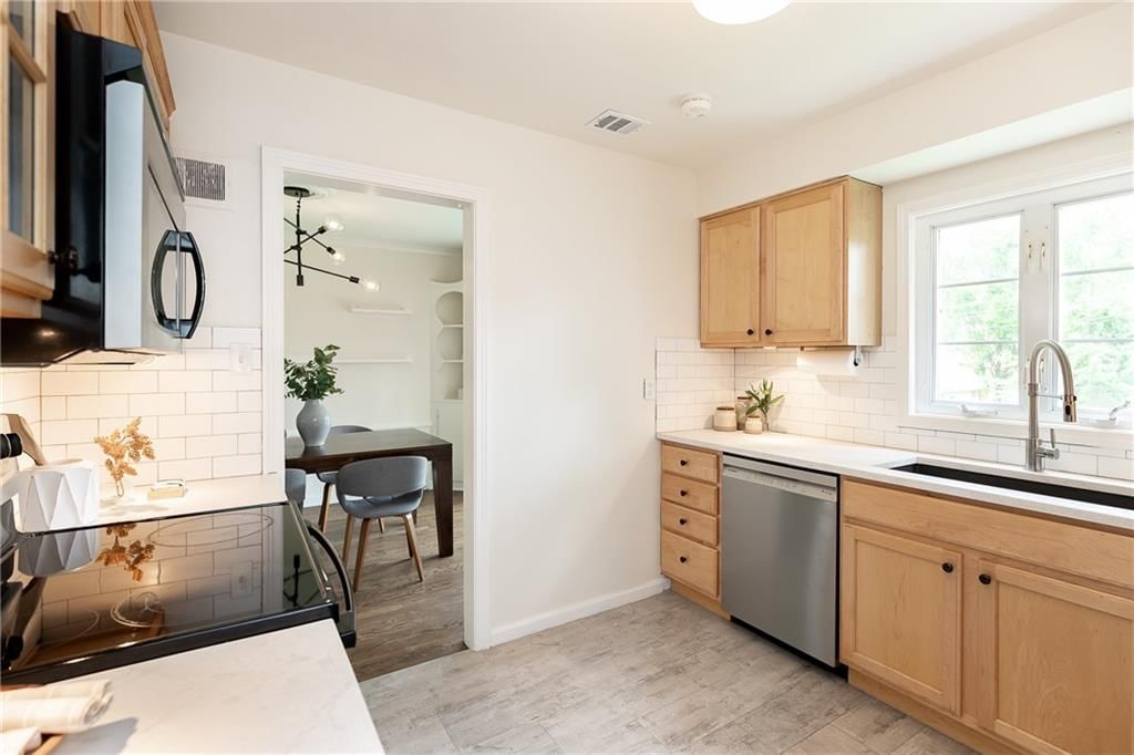 306 E Dartmouth Road — photo 11