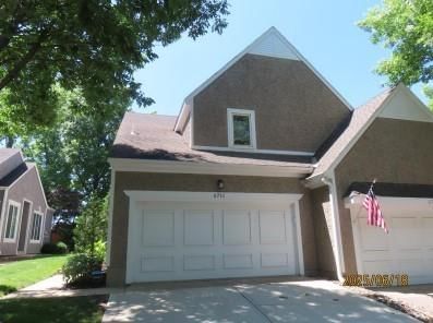 6711 W 126th Place, Leawood, KS