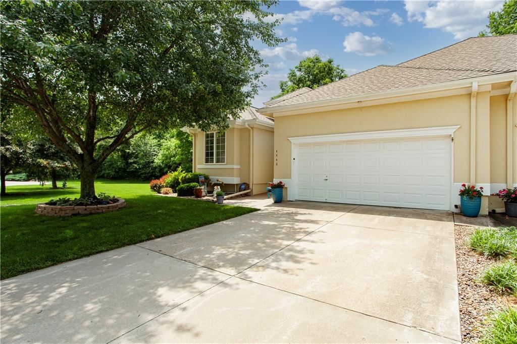 4446 S Davidson Drive — photo 2