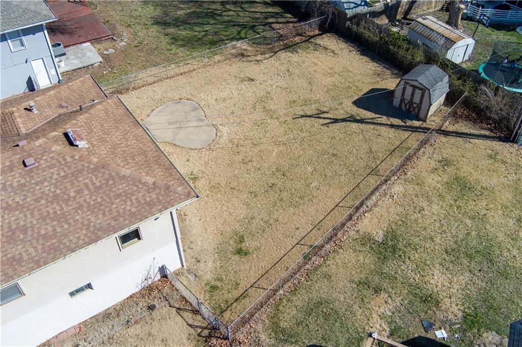 12011 Belmont Avenue — photo 20