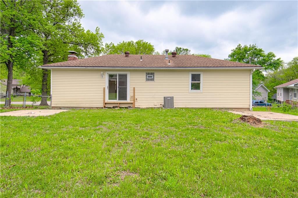 823 Englewood Street — photo 28