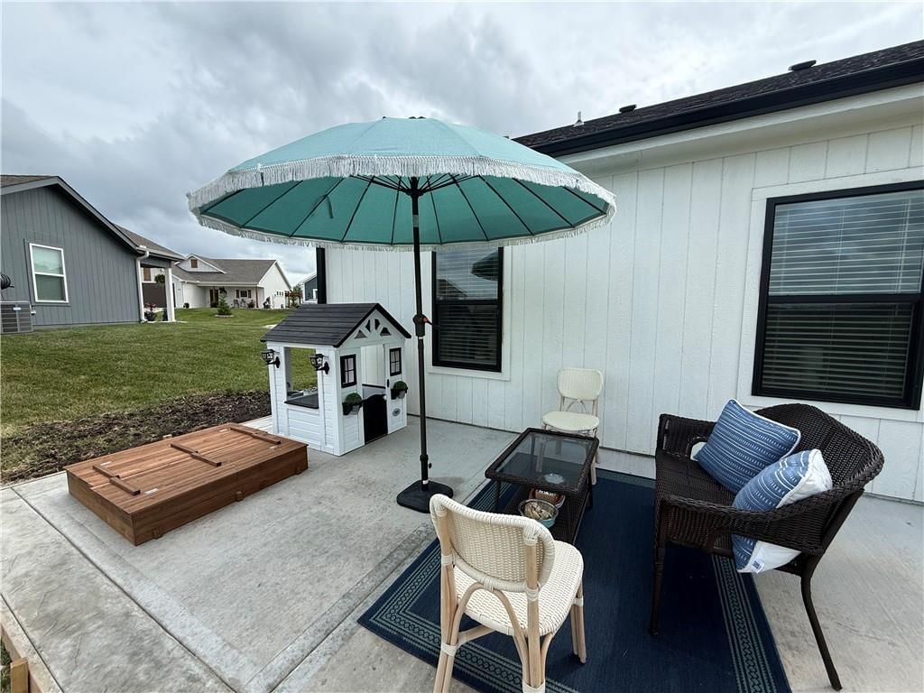 404 NE Ash Street — photo 18
