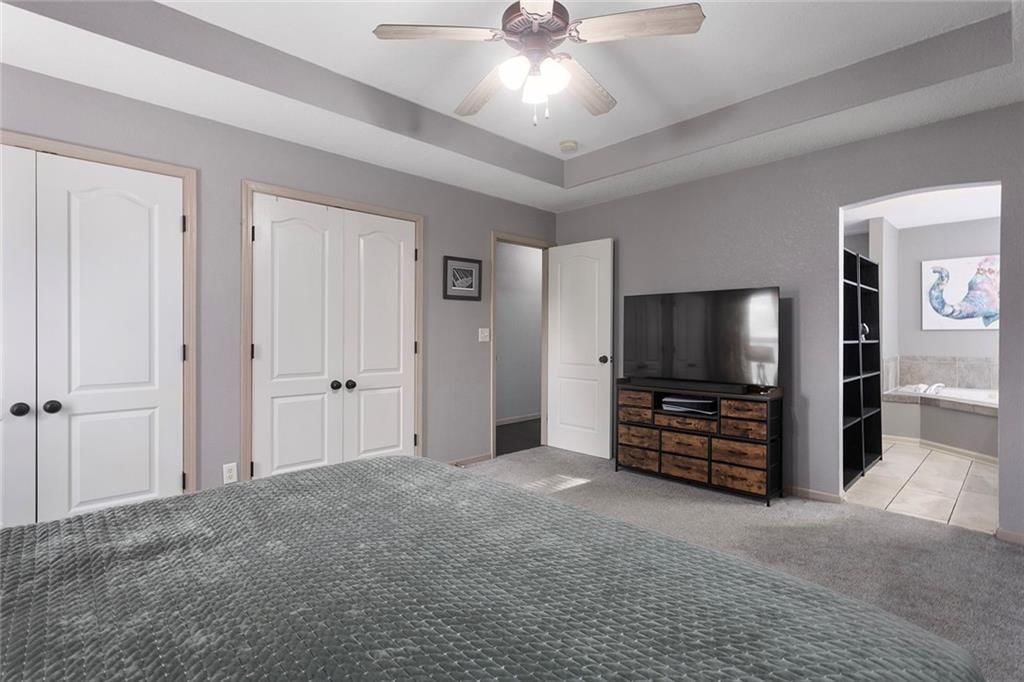 610 SW Shadow Glen Court — photo 28