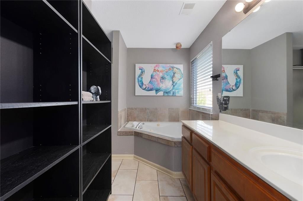 610 SW Shadow Glen Court — photo 29