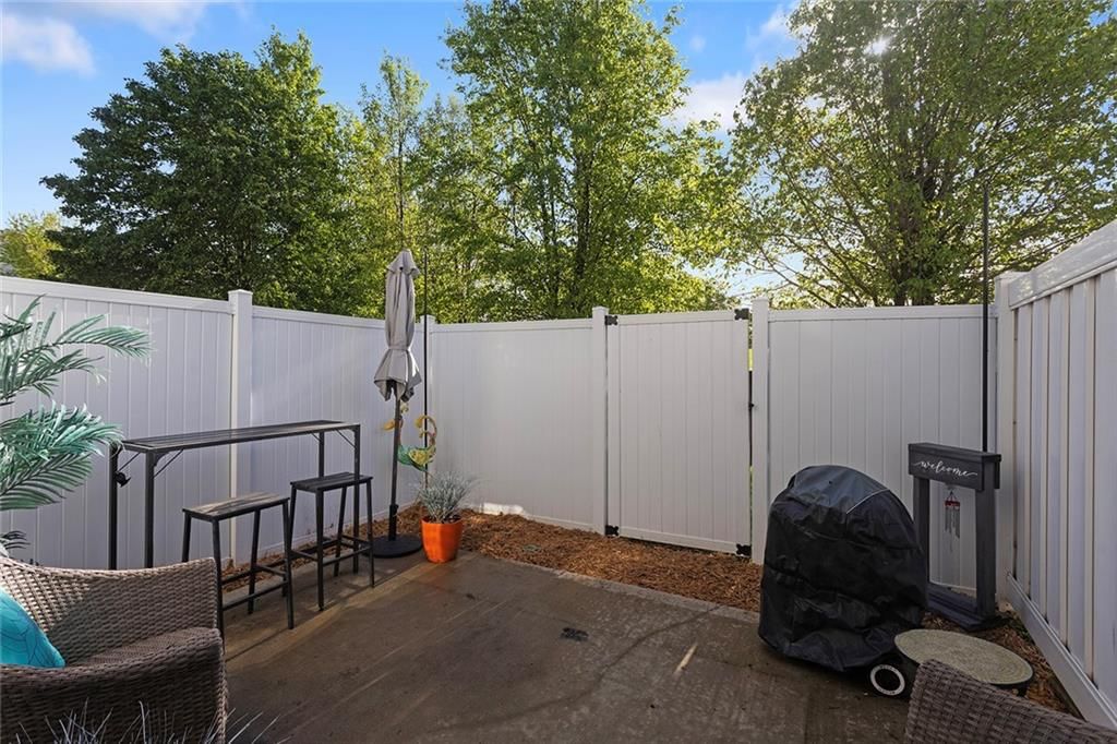 610 SW Shadow Glen Court — photo 33