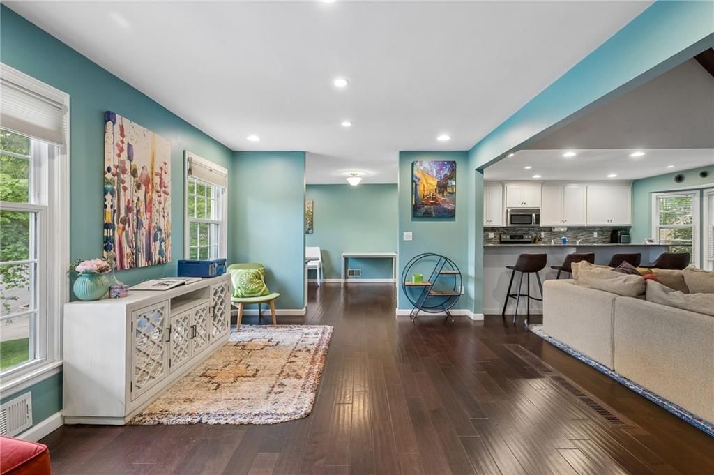 6104 Albervan Street — photo 3