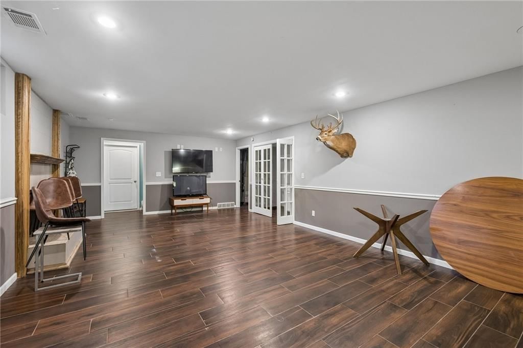 6104 Albervan Street — photo 30