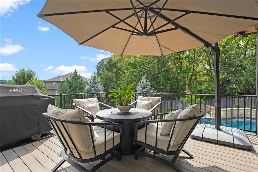 1301 NE TIMBERLINE Court — photo 4