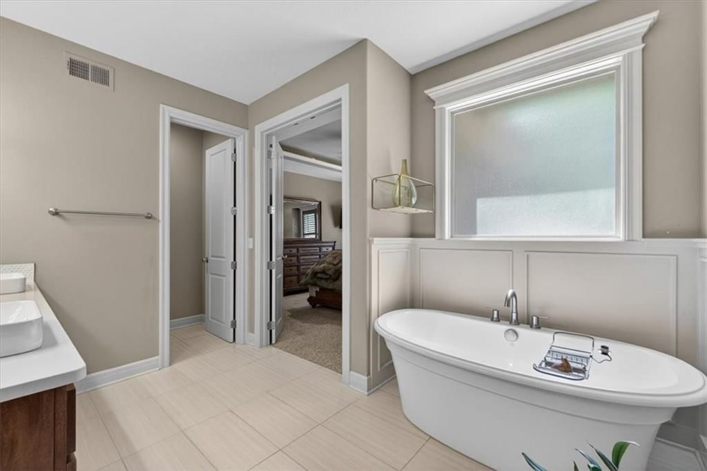 1301 NE TIMBERLINE Court — photo 59