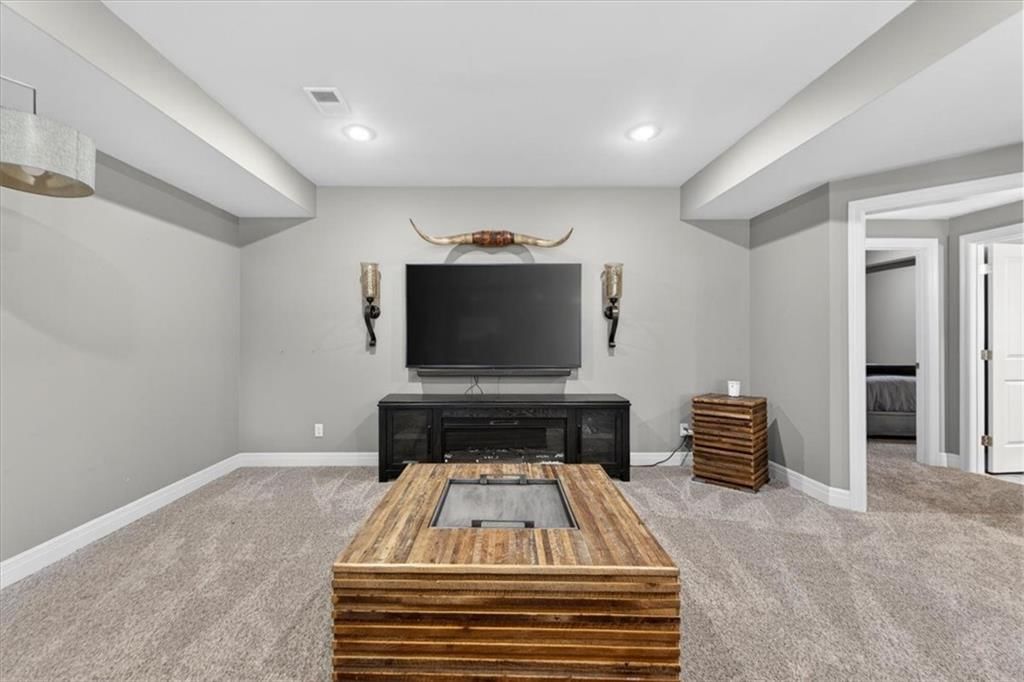 1301 NE TIMBERLINE Court — photo 95