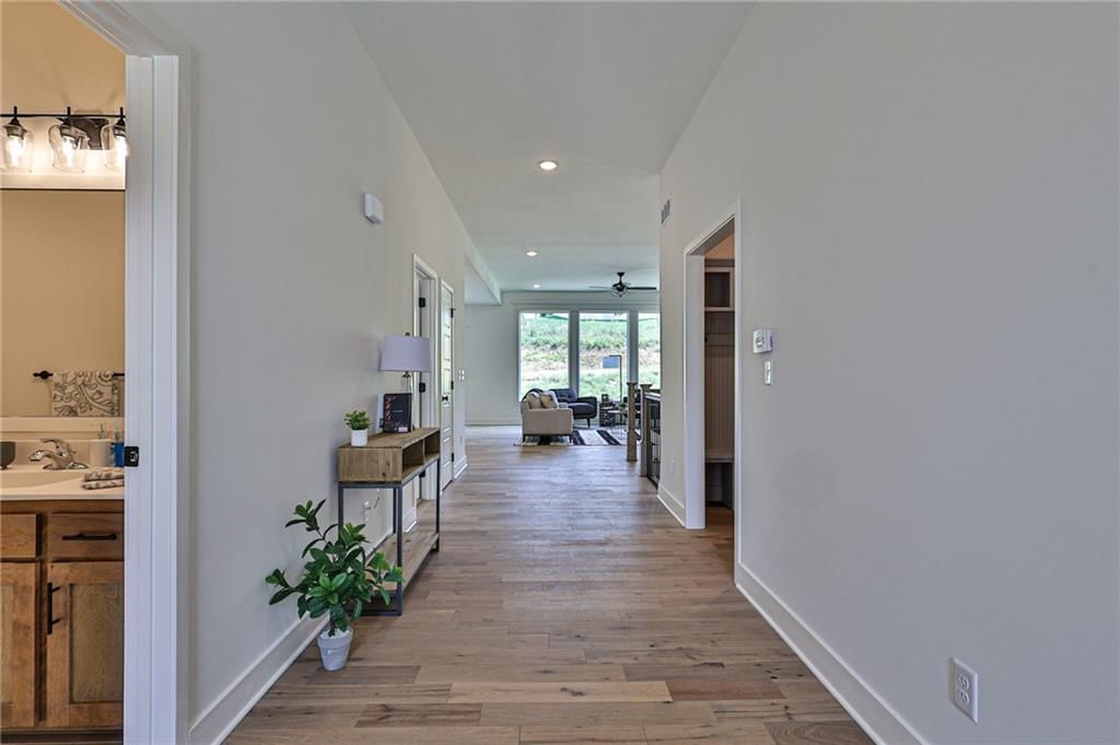 216 SW Chelmsford Drive — photo 4