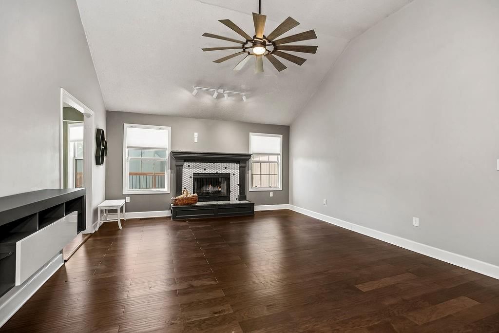 1832 NE Stonewood Drive — photo 4
