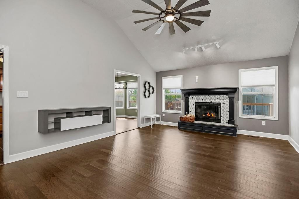 1832 NE Stonewood Drive — photo 5