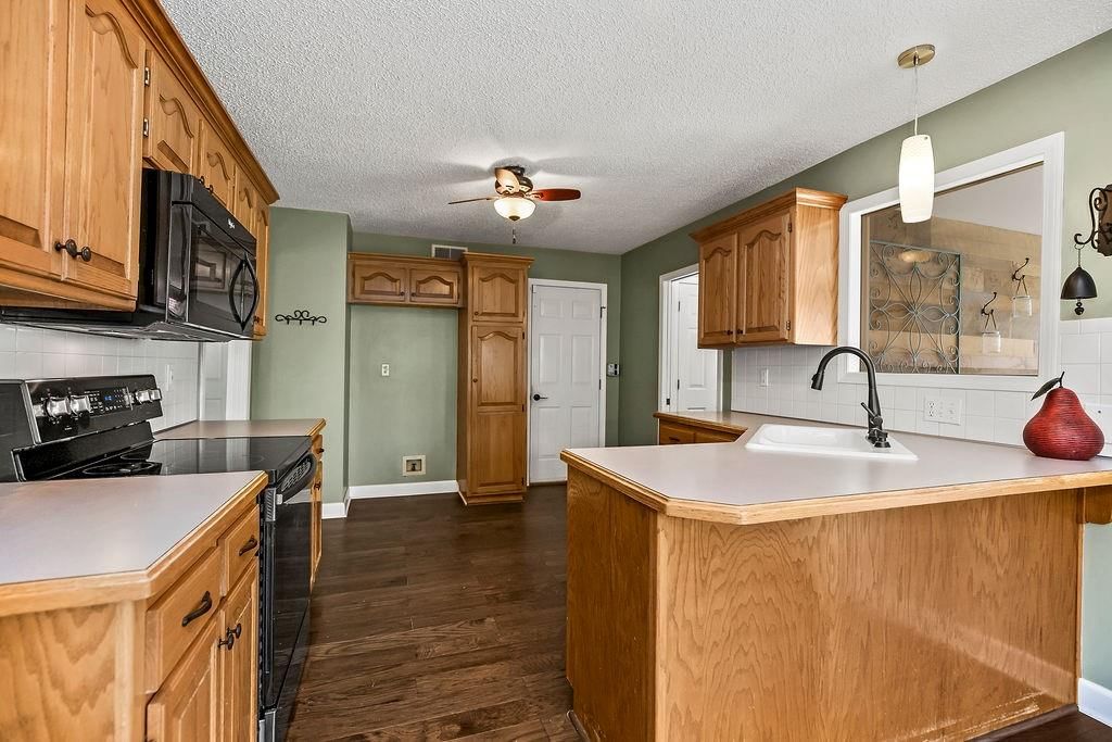1832 NE Stonewood Drive — photo 9