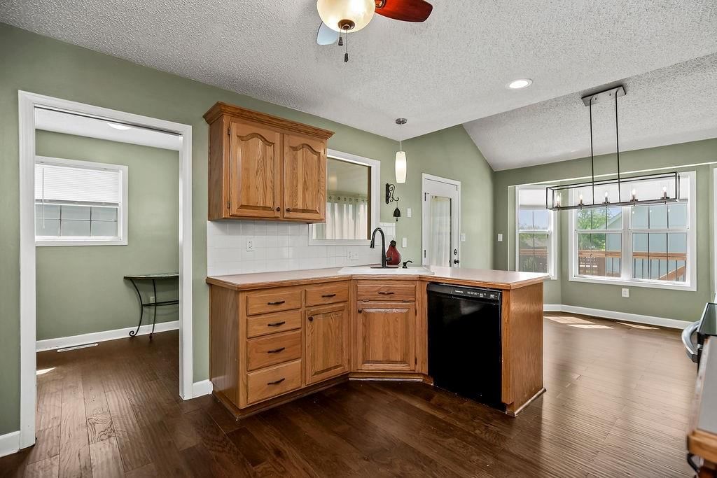 1832 NE Stonewood Drive — photo 12