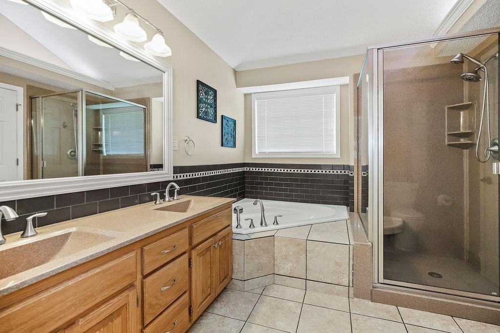 1832 NE Stonewood Drive — photo 18