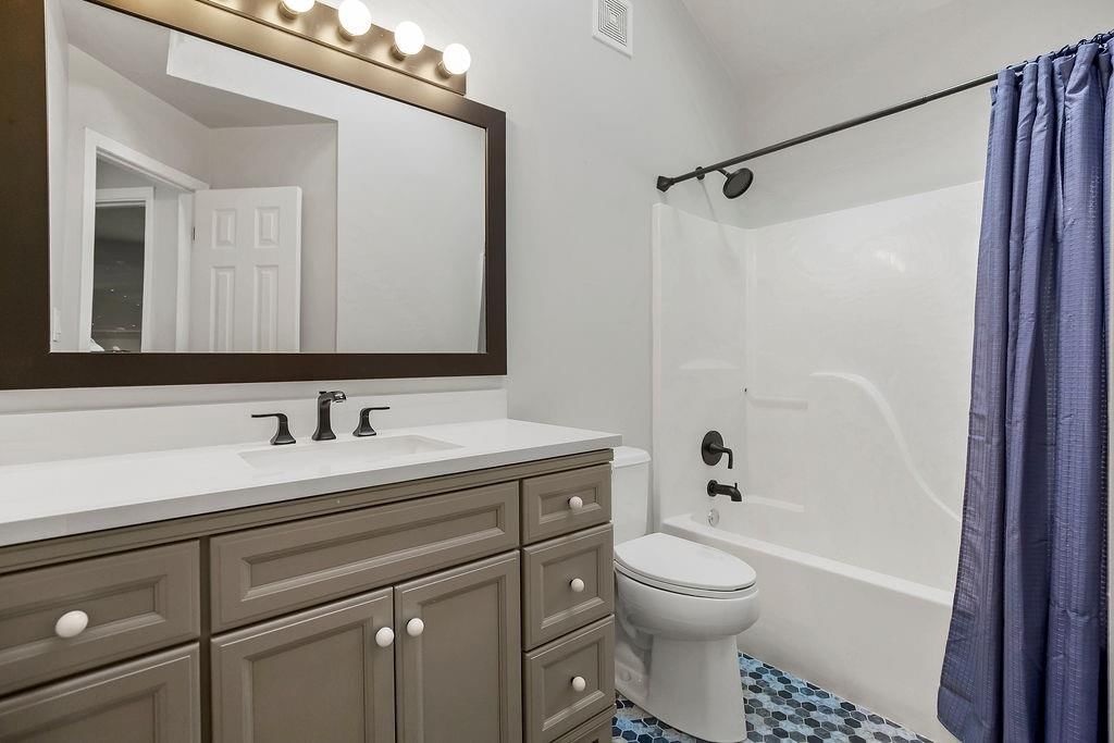 1832 NE Stonewood Drive — photo 22