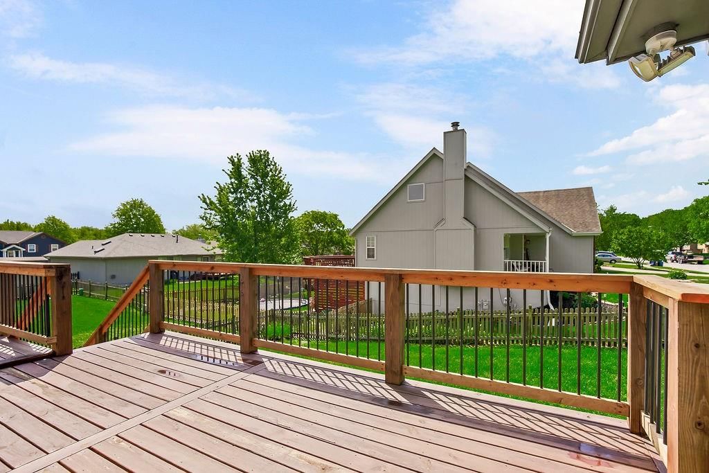 1832 NE Stonewood Drive — photo 31