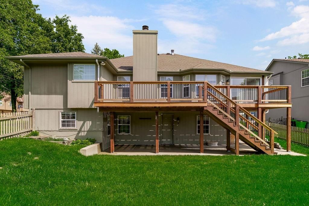 1832 NE Stonewood Drive — photo 32