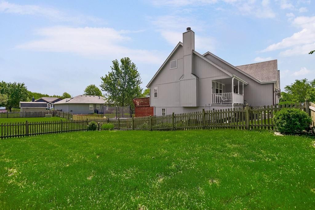 1832 NE Stonewood Drive — photo 33