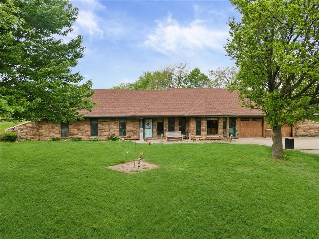 4021 Country Squire Road — photo 1