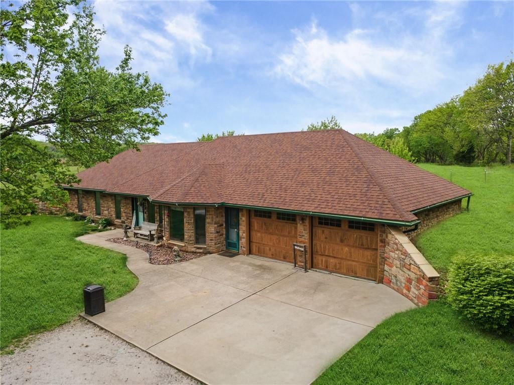 4021 Country Squire Road — photo 6