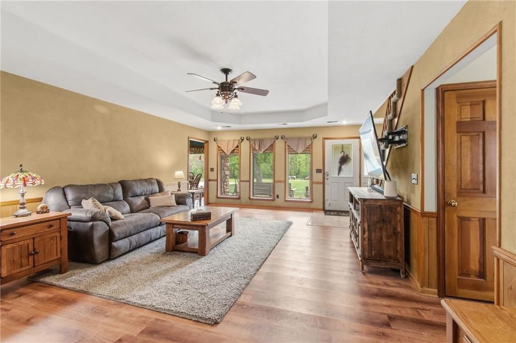 4021 Country Squire Road — photo 9