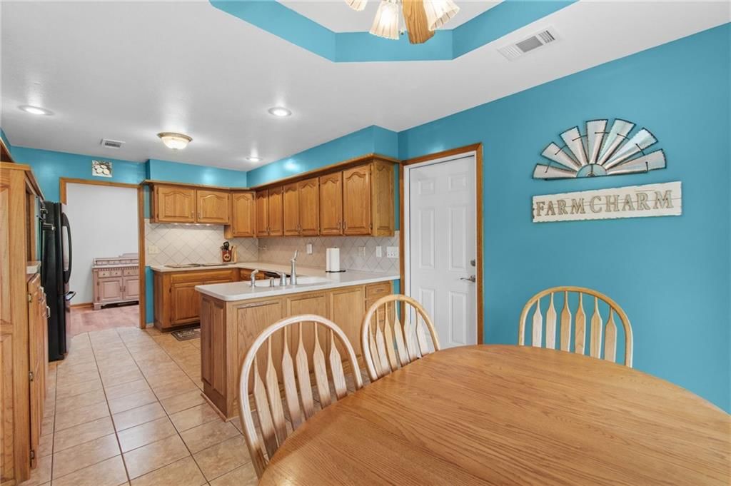 4021 Country Squire Road — photo 12
