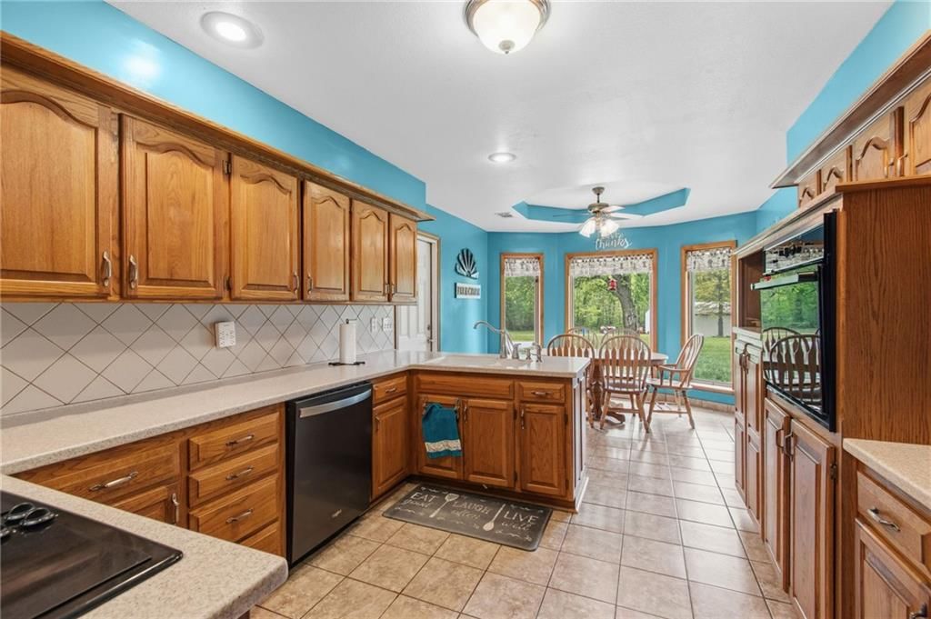 4021 Country Squire Road — photo 15