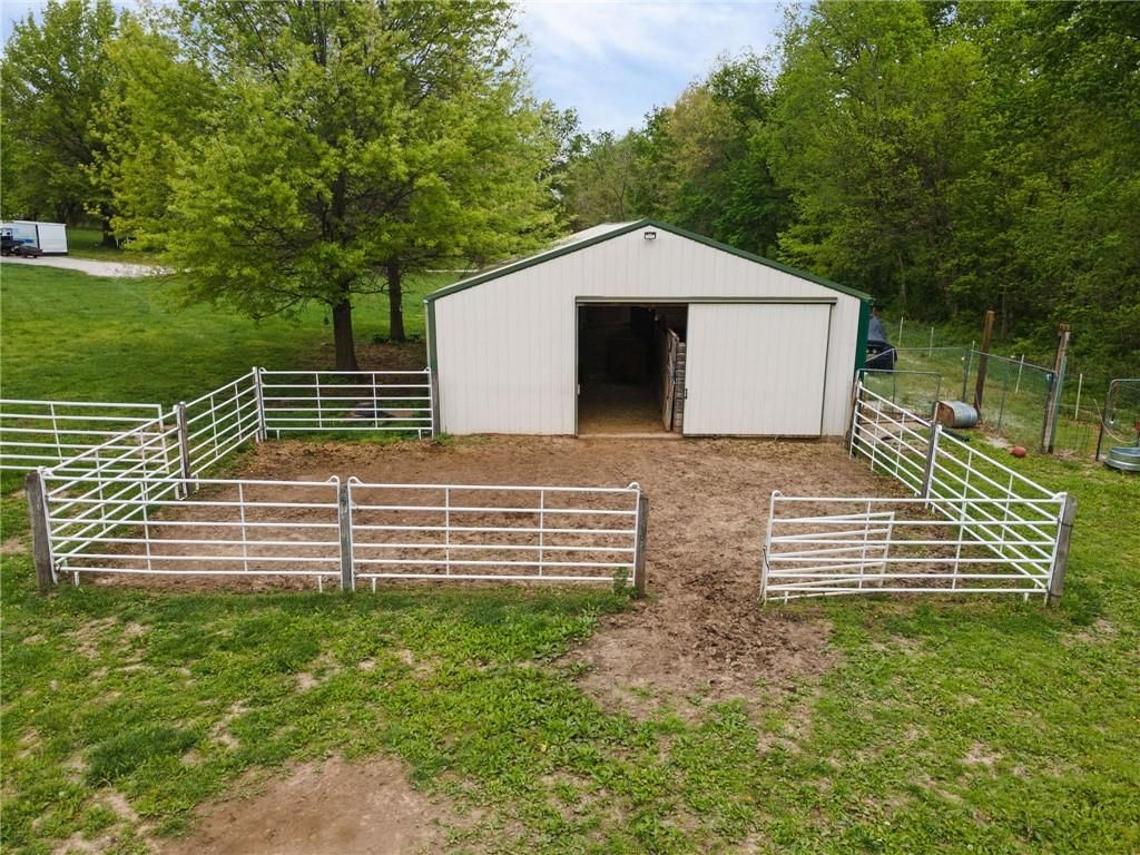 4021 Country Squire Road — photo 30