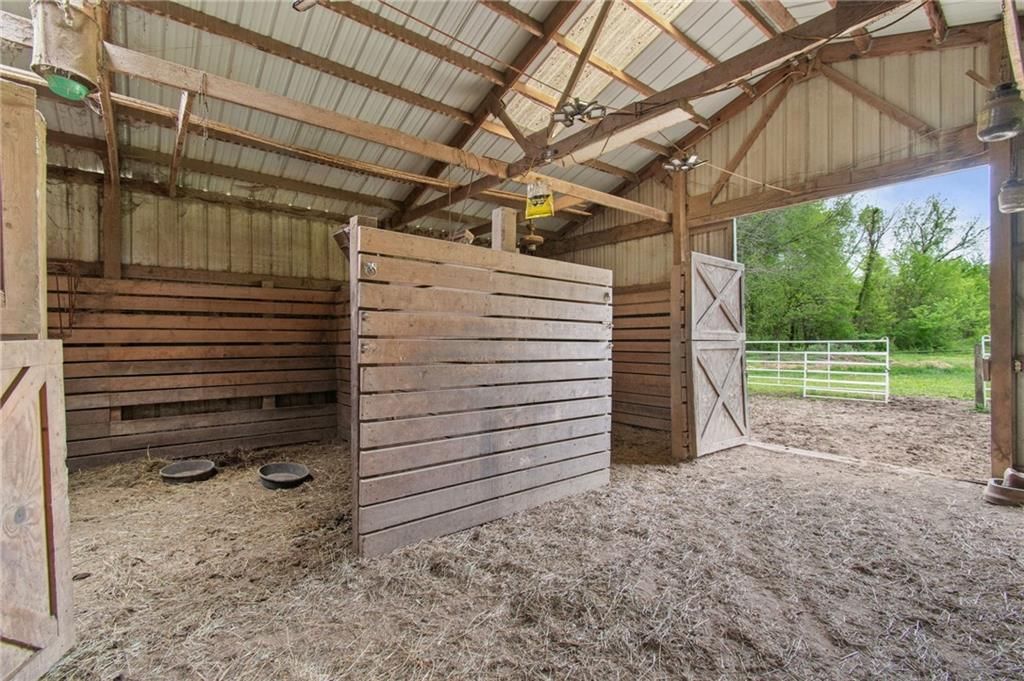 4021 Country Squire Road — photo 31