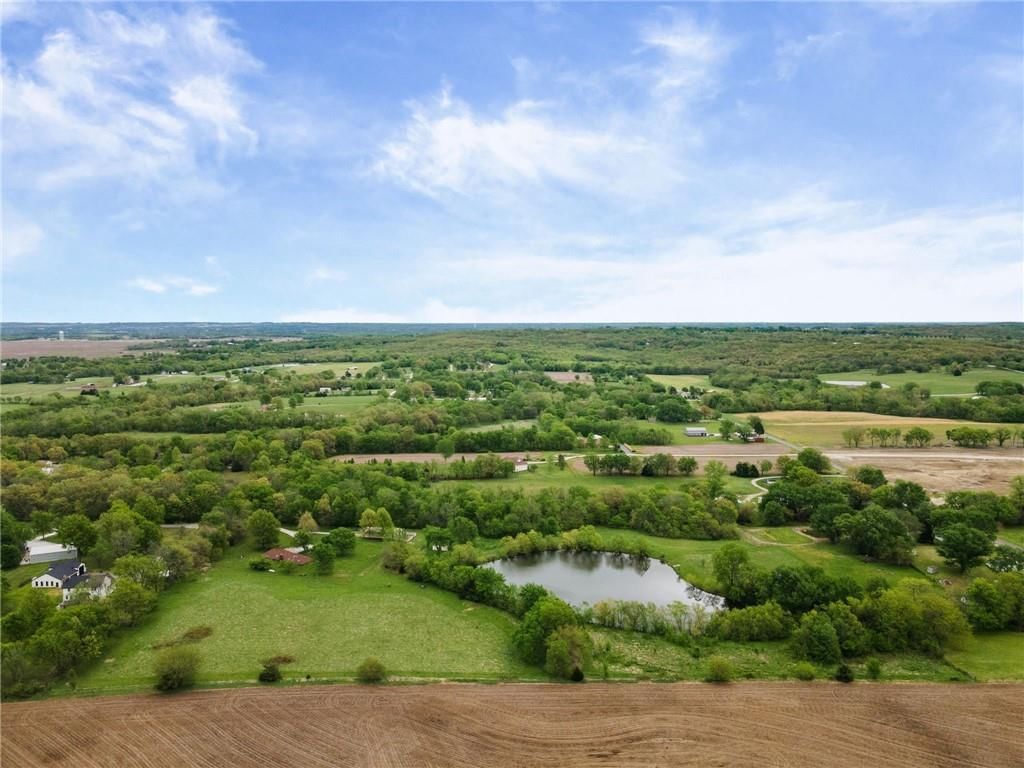 4021 Country Squire Road — photo 39