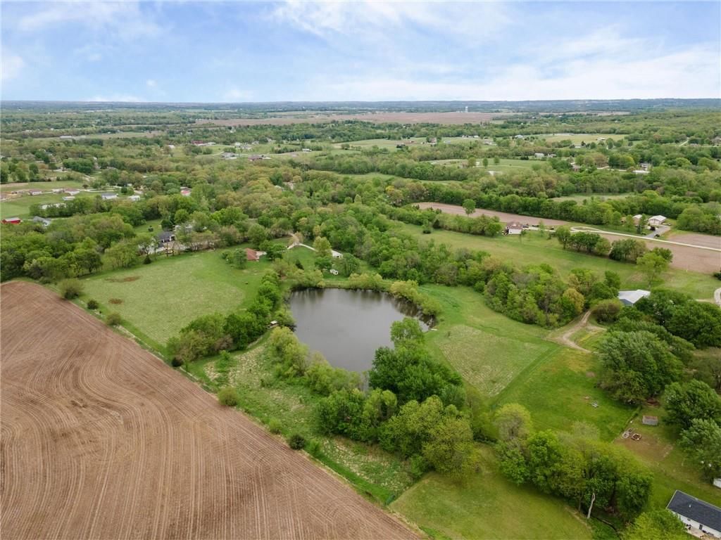 4021 Country Squire Road — photo 40