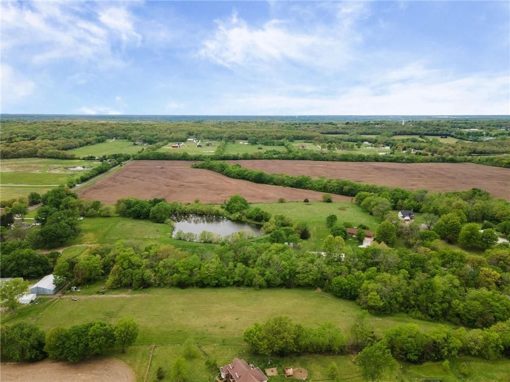 4021 Country Squire Road — photo 43