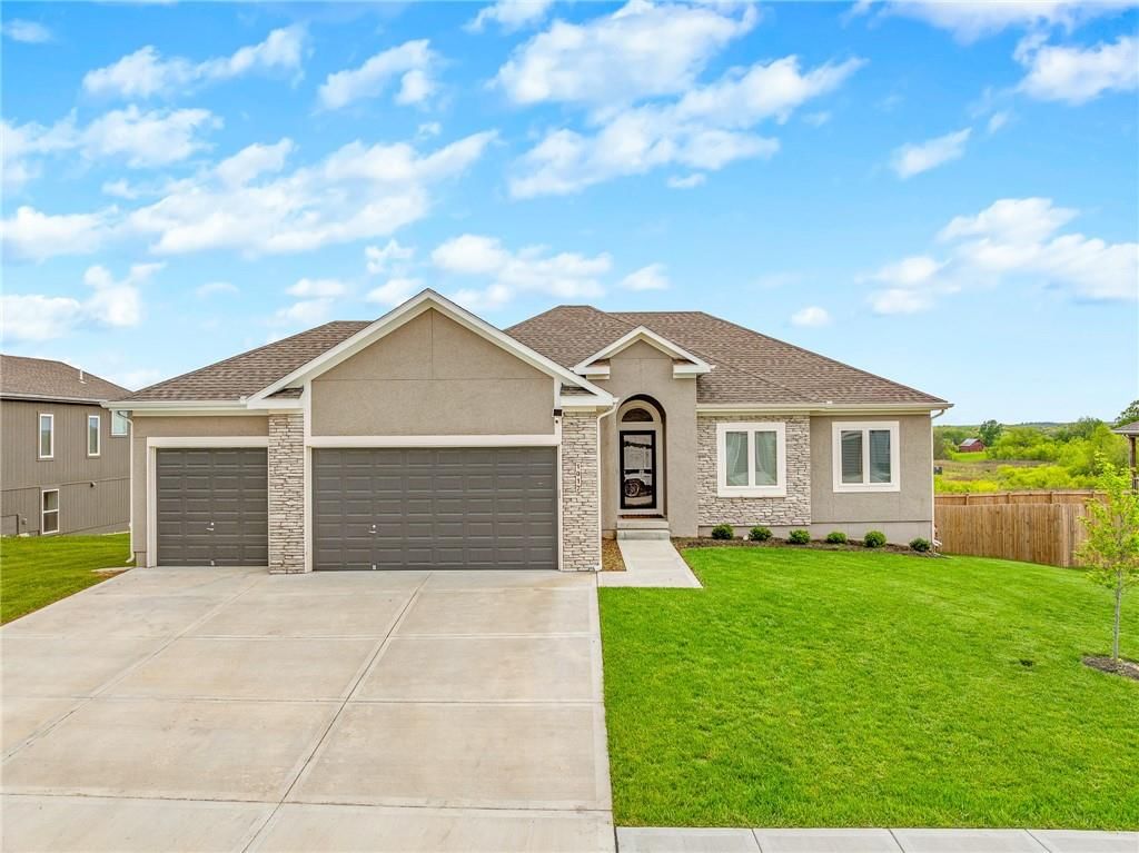 1017 Fox Trot Drive — photo 2