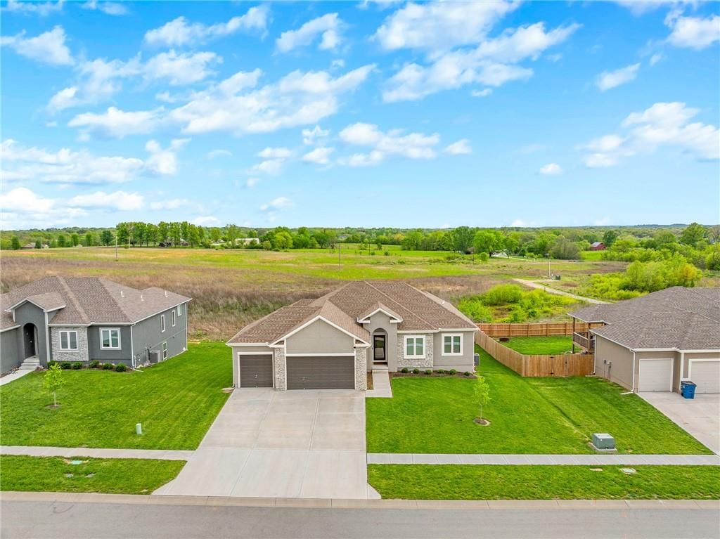 1017 Fox Trot Drive — photo 3
