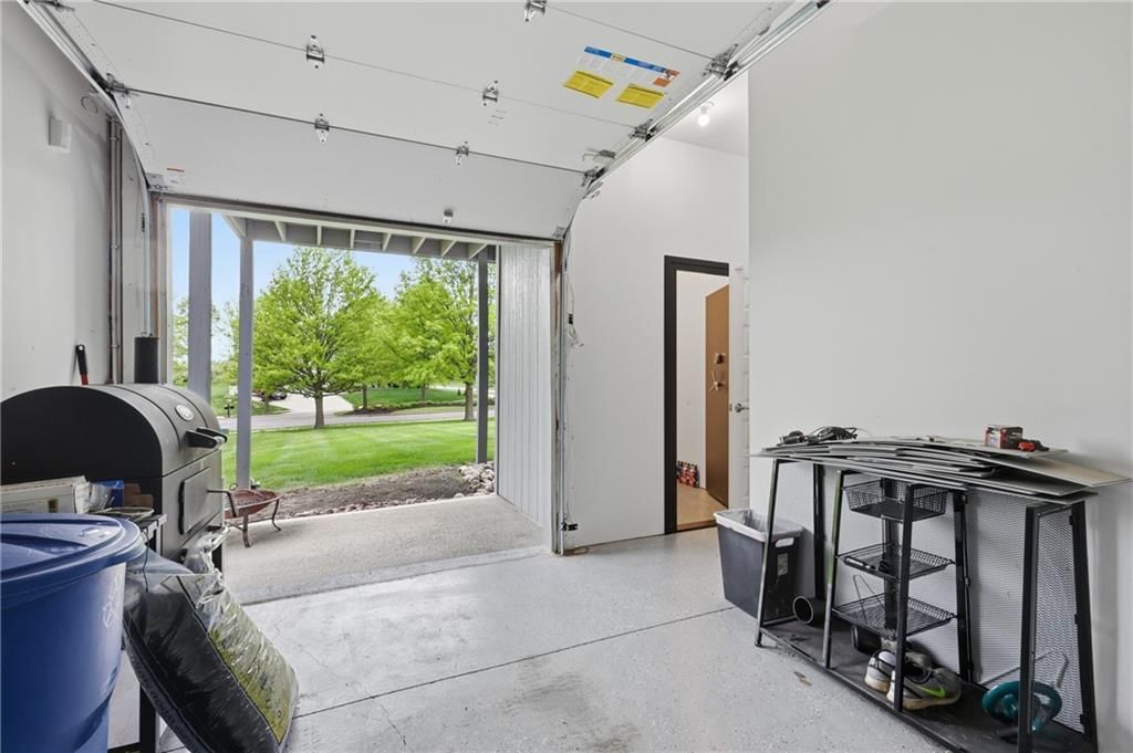 10512 N Euclid Avenue — photo 41