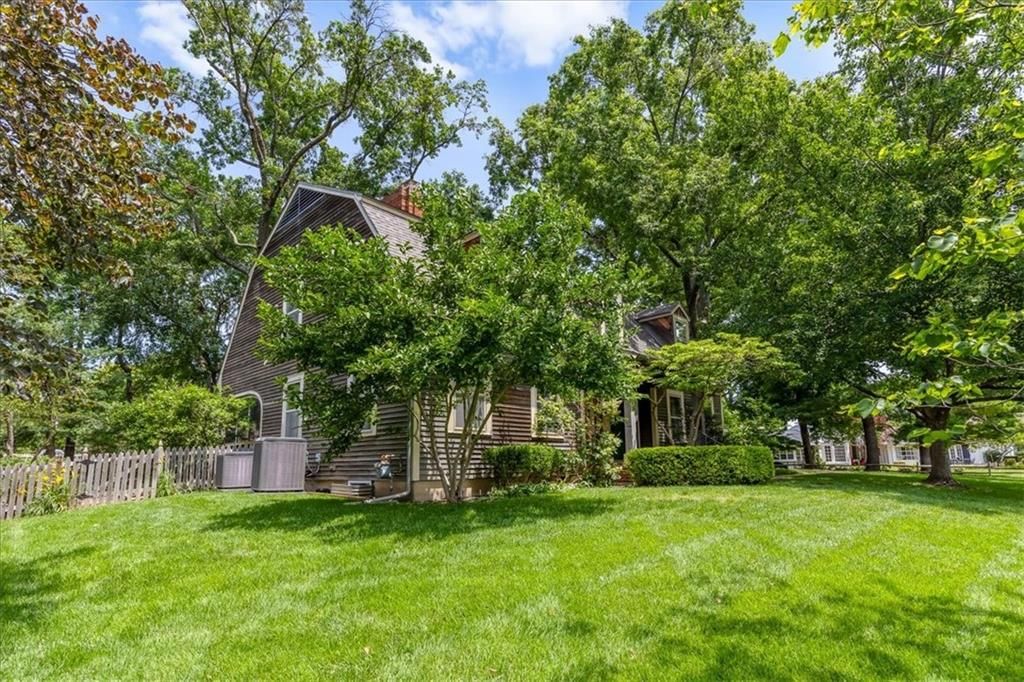 3510 W 102nd Street — photo 2