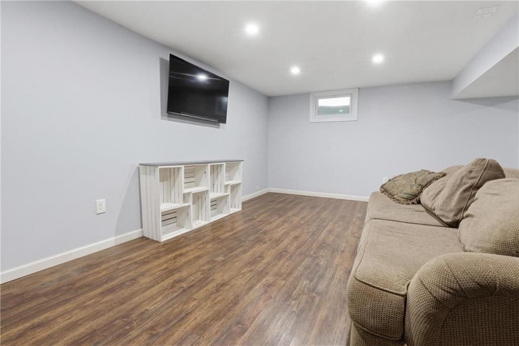 504 N Curtis Street — photo 27